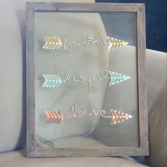Wood Framed Vintage Glass With Faith Hope & Love - Picture 4 of 4